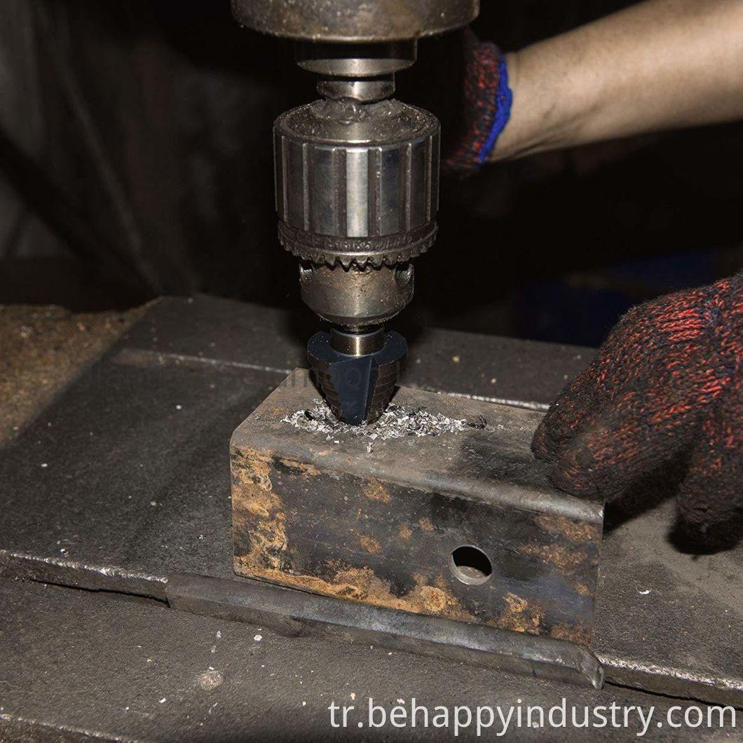 self centring drill bit